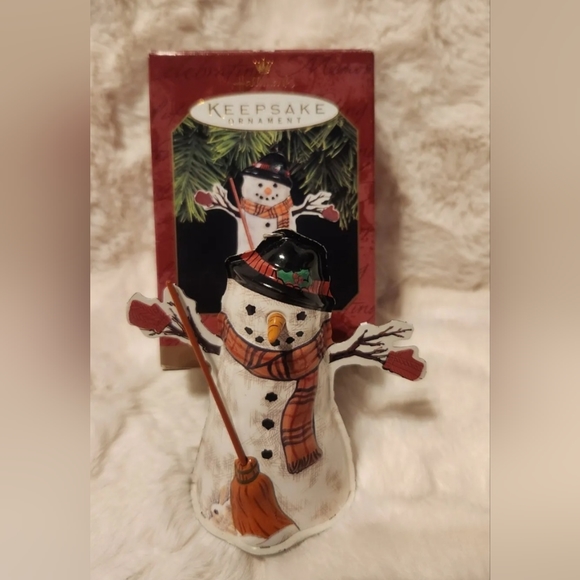 2 Hallmark Keepsakes; 1997 Meadow Snowman & 1999 #2 Snow Buddies - Picture 3 of 5